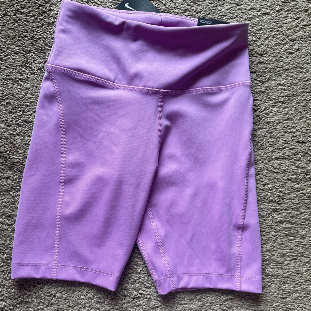 Nike women’s mid rise tight fit running short size XS